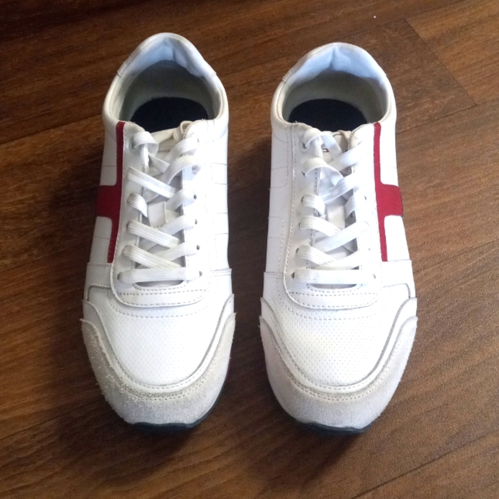 Tommy Hilfiger exclusive